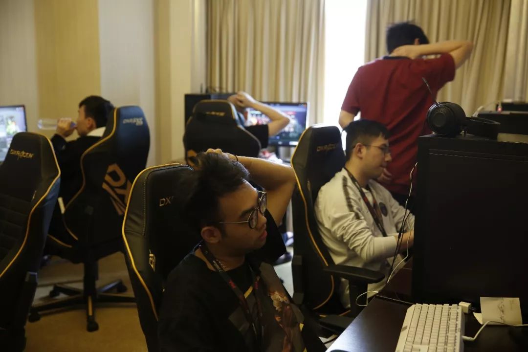 Valve正在积极改善反作弊系统，Counter-Strike 2： VACnet 3.0 - Gabe Follower