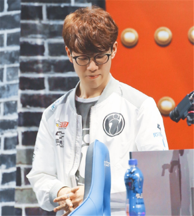 Zerost 离开 Sengoku Gaming 合同到期